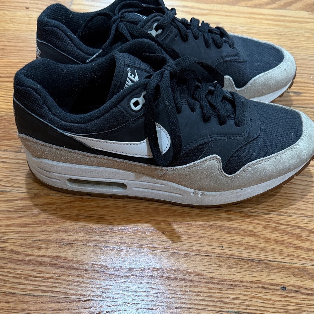 Nike Men's Black and Gray Sneakers